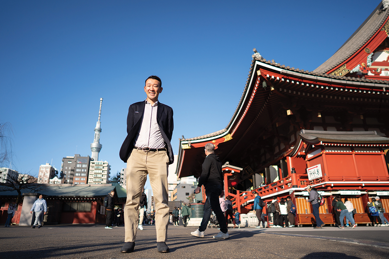 Maison ROCOCO Corporation Founder and CEO Yohay Wakabayashi poses for a photograph in at Sensoji Temple on Wednesday, 2月. 2023年28日，东京. (